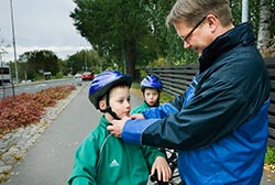 Veli-Matti Kuntonen kytt kaiken liikenevn vapaa-ajan 7-vuotiaiden kaksospoikiensa kanssa touhuamiseen. Foto: HELI SAARELA